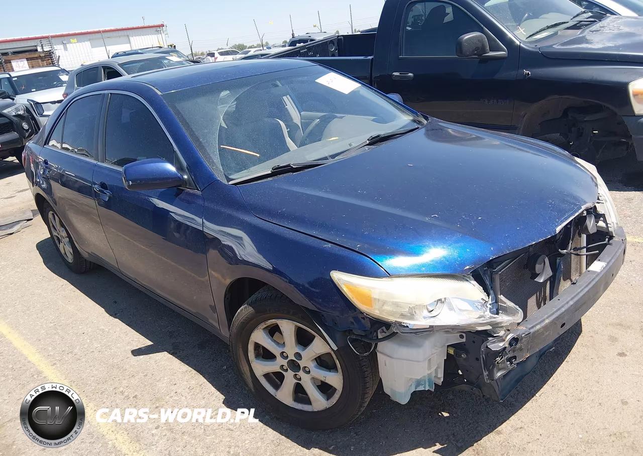 2011 Toyota Camry Le – zdjęcie 1 z 16