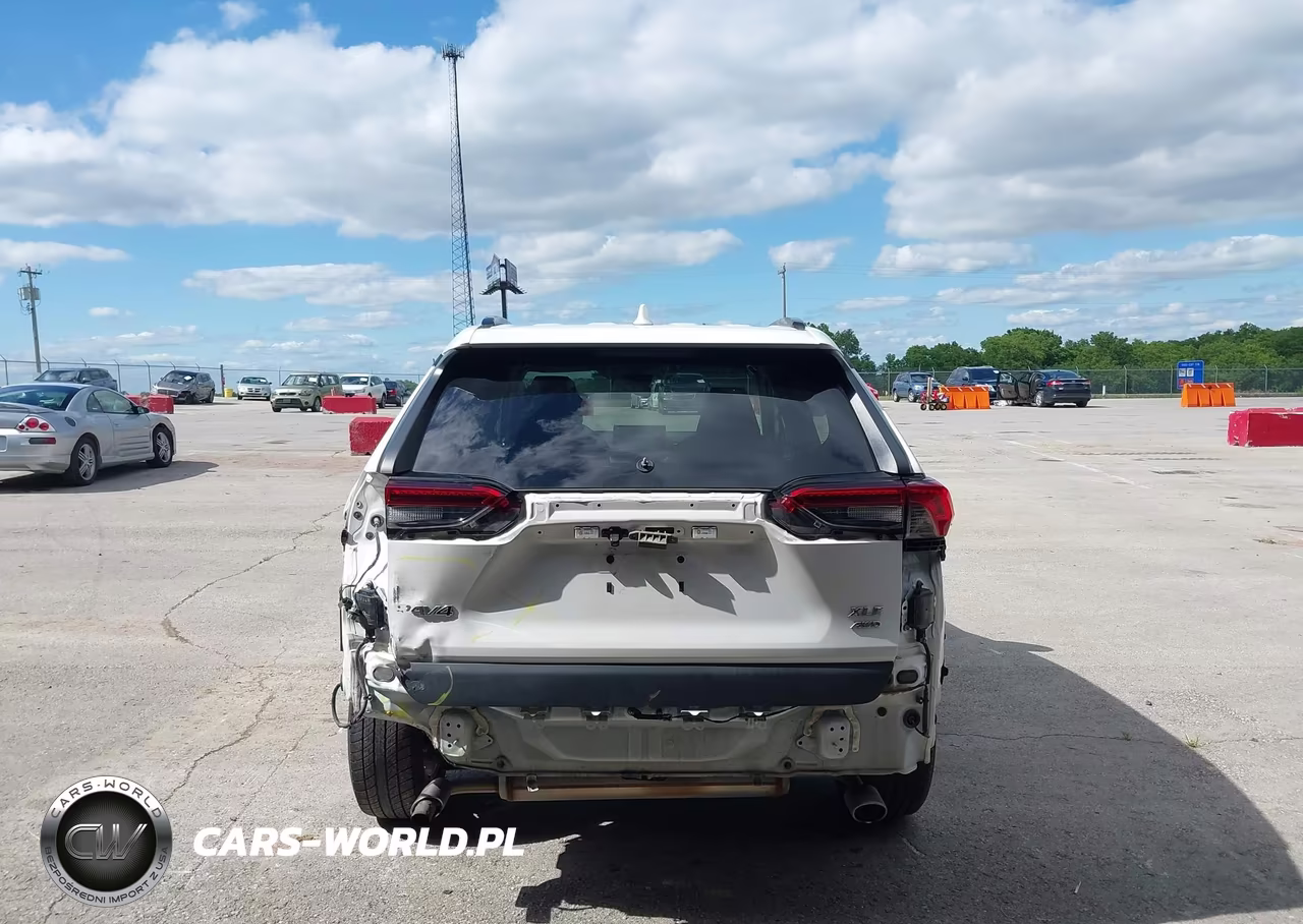 2021 Toyota Rav4 Xle VIN:2T3P1RFV5MW154398 - 17