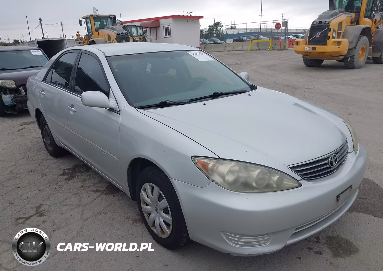 2005 Toyota Camry Le – zdjęcie 1 z 11