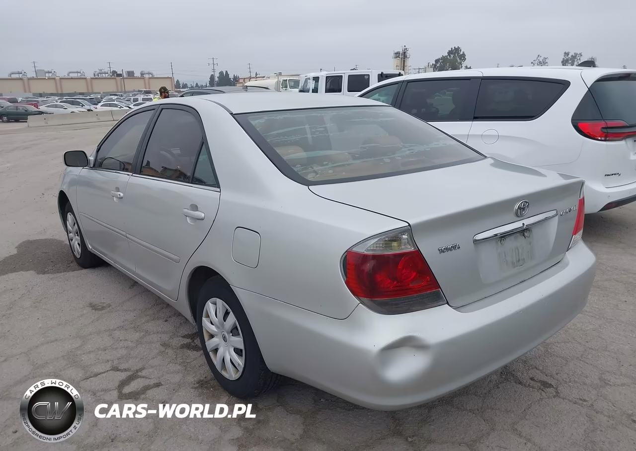 2005 Toyota Camry Le VIN:4T1BE32KX5U413226 - 3