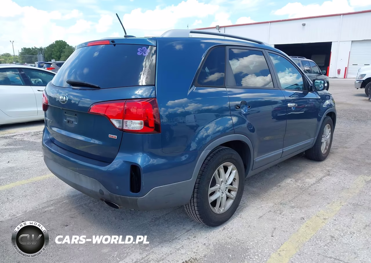 2014 Kia Sorento Lx VIN:5XYKT3A64EG504640 - 4