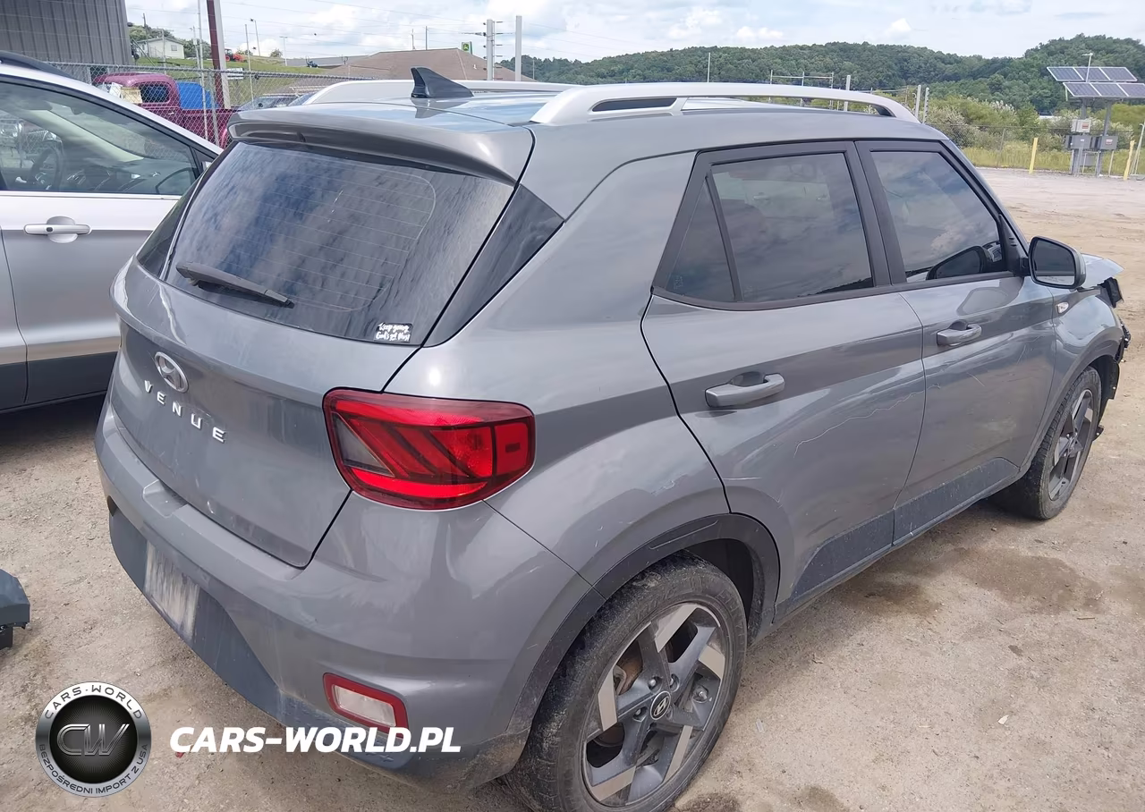 2022 Hyundai Venue Sel VIN:KMHRC8A30NU137490 - 4