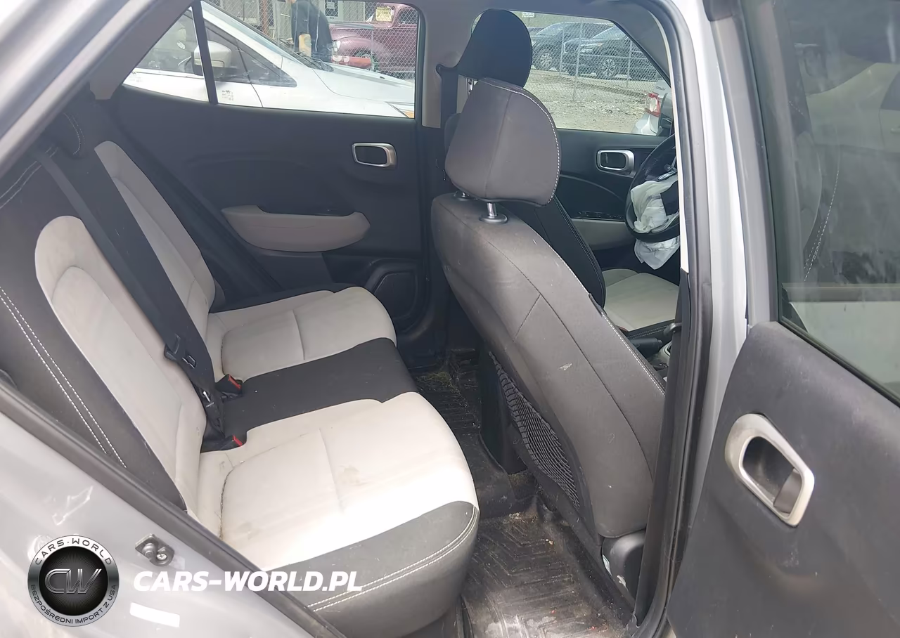 2022 Hyundai Venue Sel VIN:KMHRC8A30NU137490 - 8