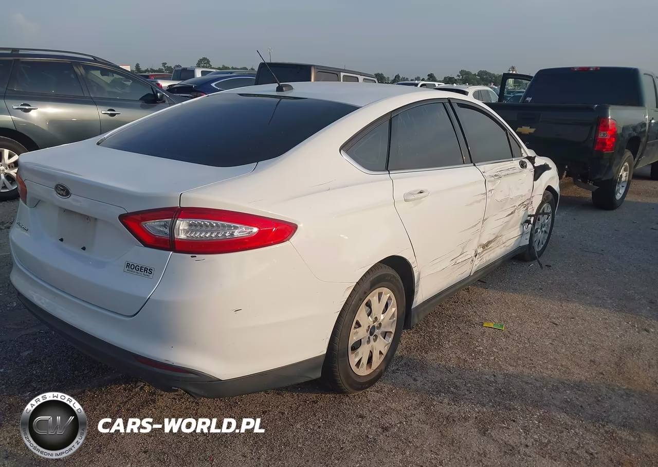 2014 Ford Fusion S VIN:1FA6P0G78E5386613 - 4