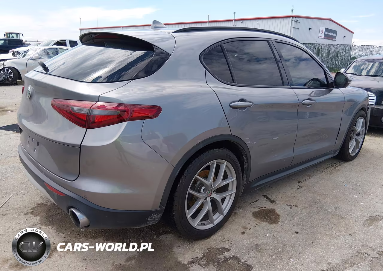 2018 Alfa Romeo Stelvio Ti Sport Awd VIN:ZASFAKNN2J7B79388 - 4