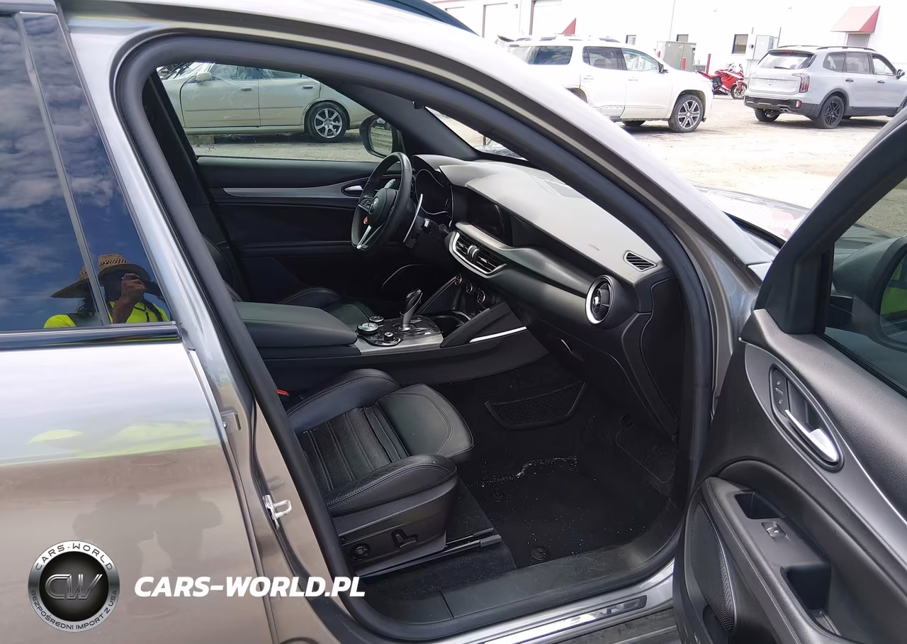 2018 Alfa Romeo Stelvio Ti Sport Awd VIN:ZASFAKNN2J7B79388 - 5