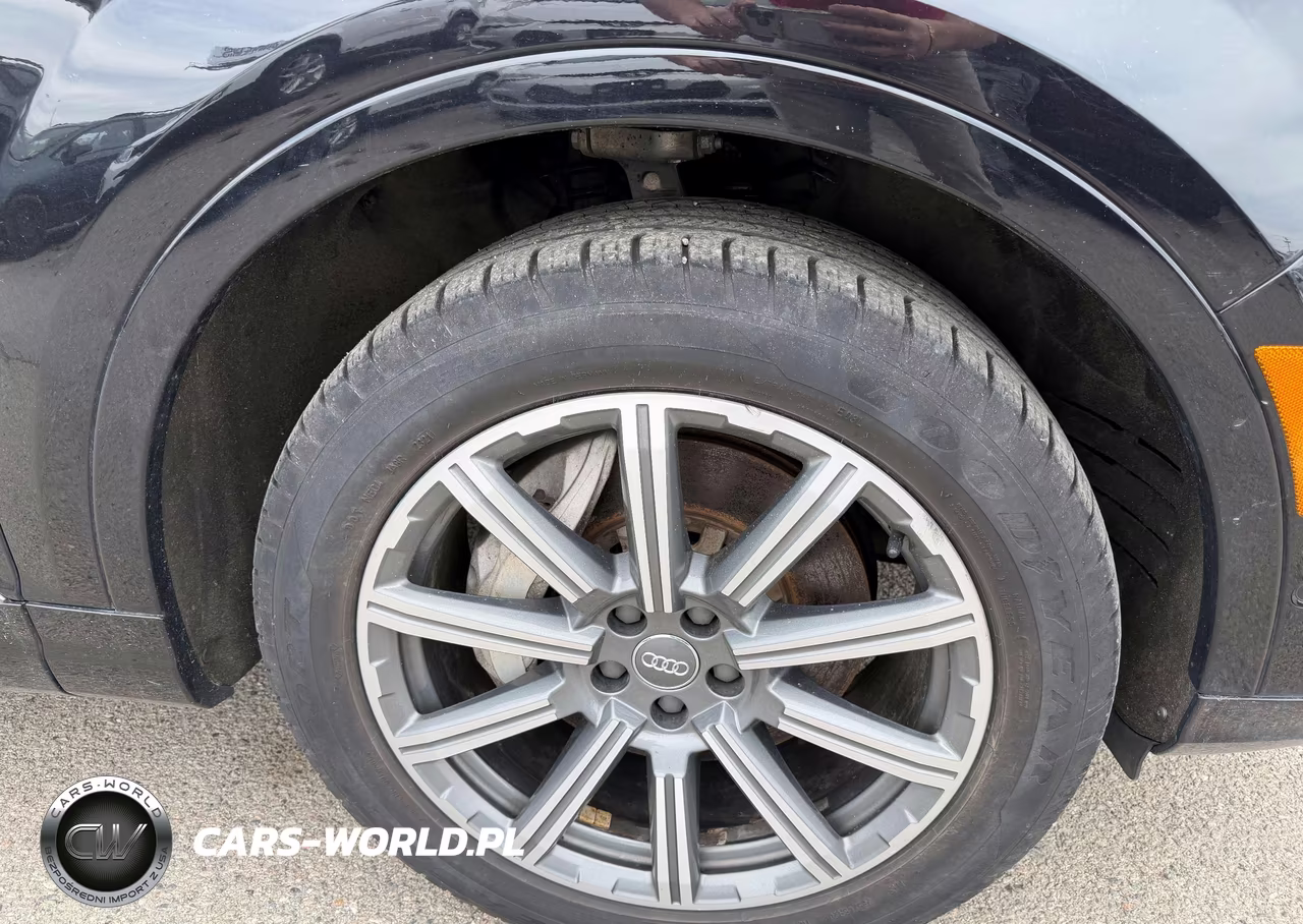 2019 Audi Q7 Premium Plus VIN:WA1LAAF7XKD008942 - 10
