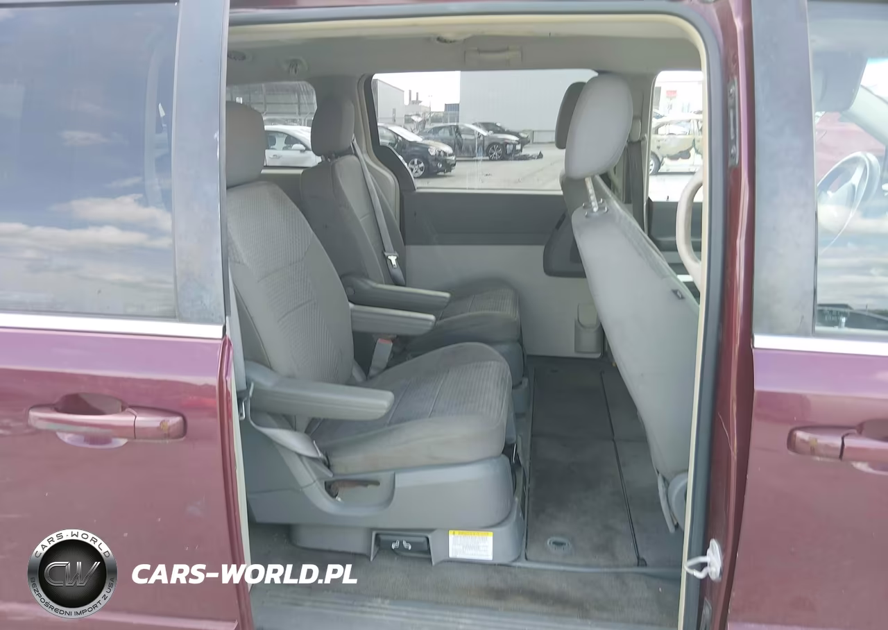 2008 Chrysler Town & Country Touring VIN:2A8HR54PX8R740582 - 8