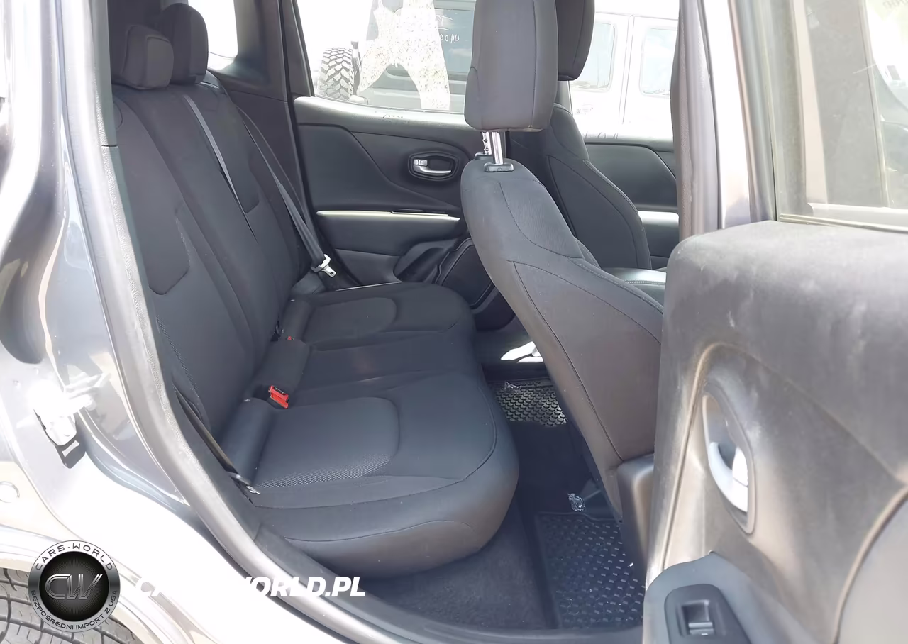 2023 Jeep Renegade Latitude 4X4 VIN:ZACNJDB10PPP68532 - 8