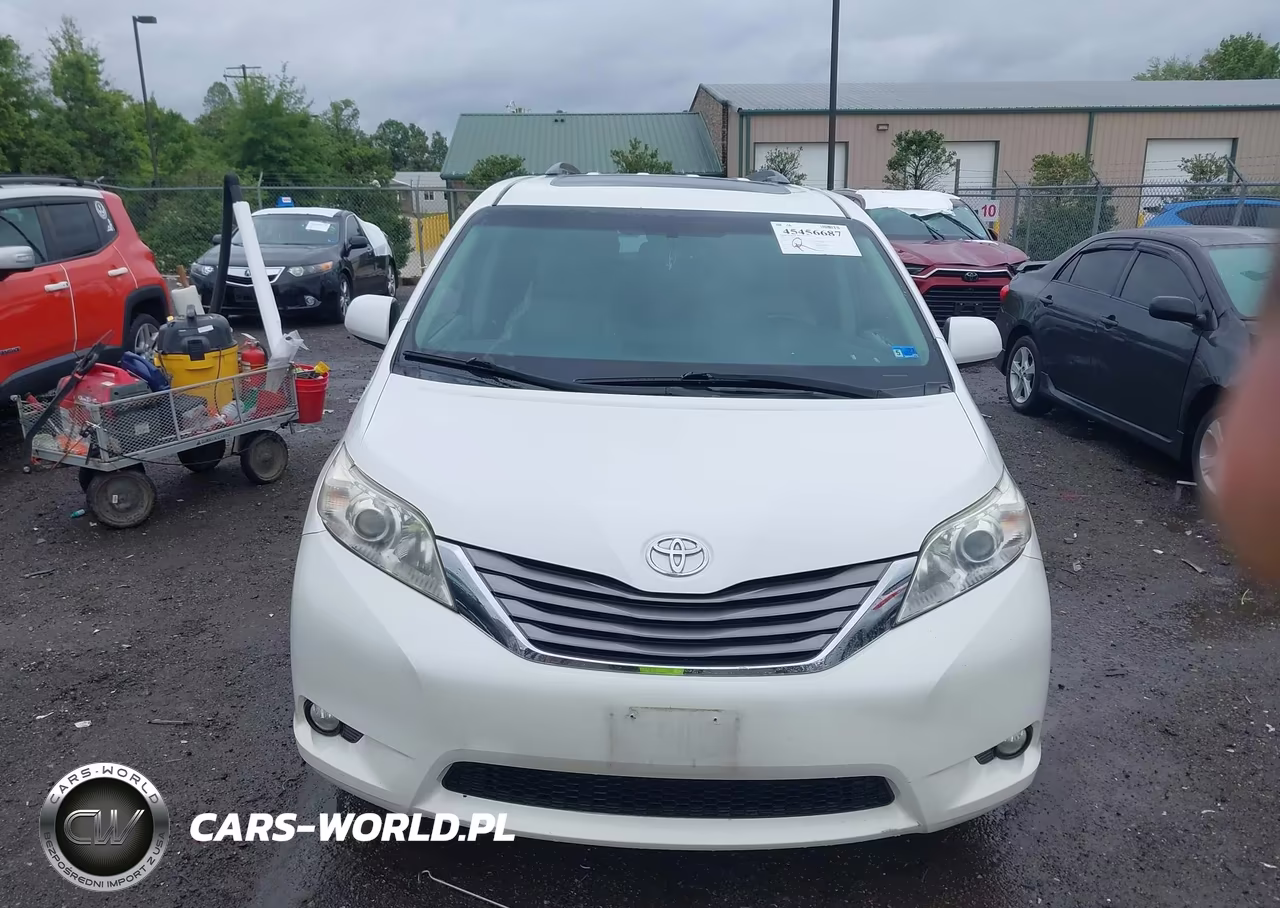 2015 Toyota Sienna Xle 8 Passenger VIN:5TDYK3DC8FS643768 - 13