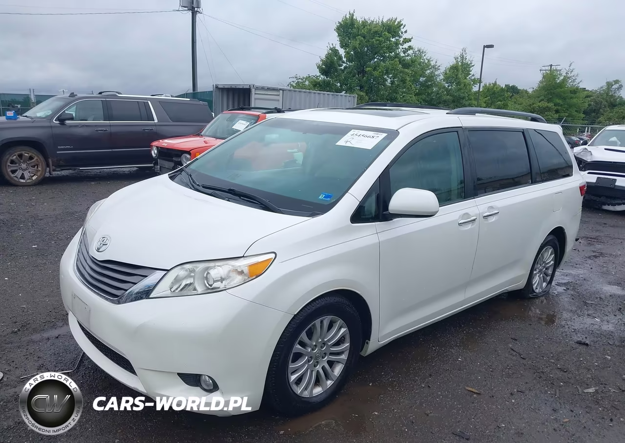 2015 Toyota Sienna Xle 8 Passenger VIN:5TDYK3DC8FS643768 - 2
