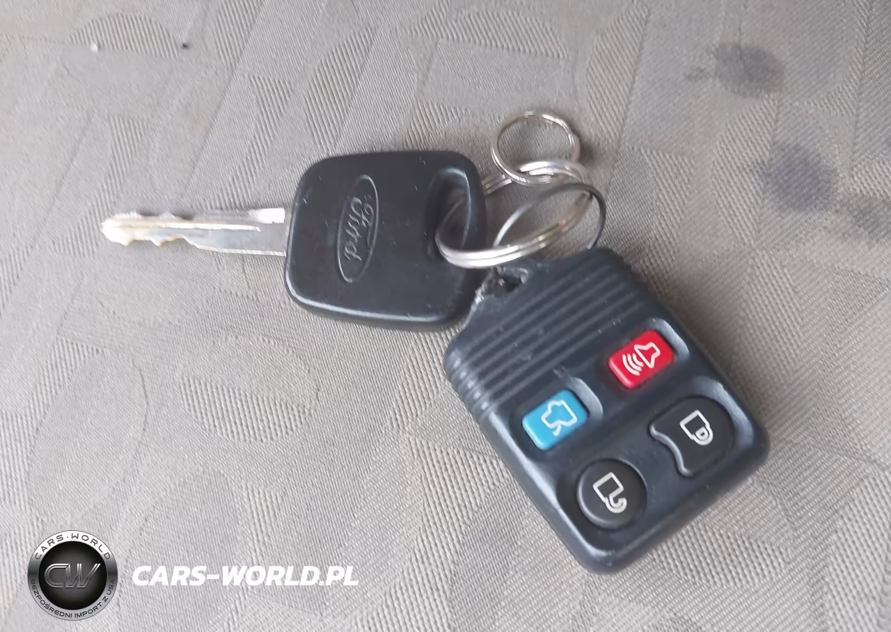 2005 Ford Focus Zx4 VIN:1FAFP34N55W201352 - 11
