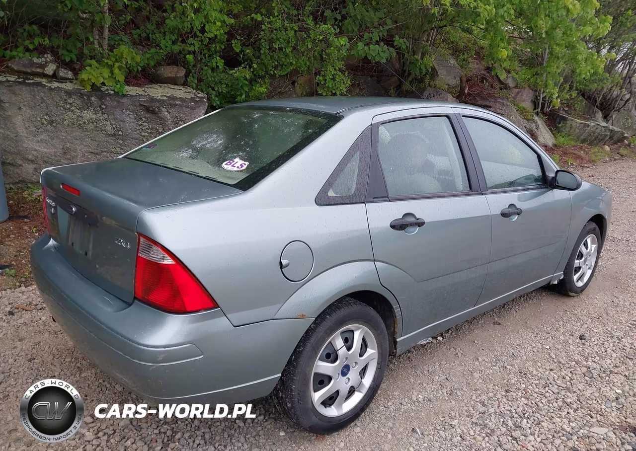 2005 Ford Focus Zx4 VIN:1FAFP34N55W201352 - 4