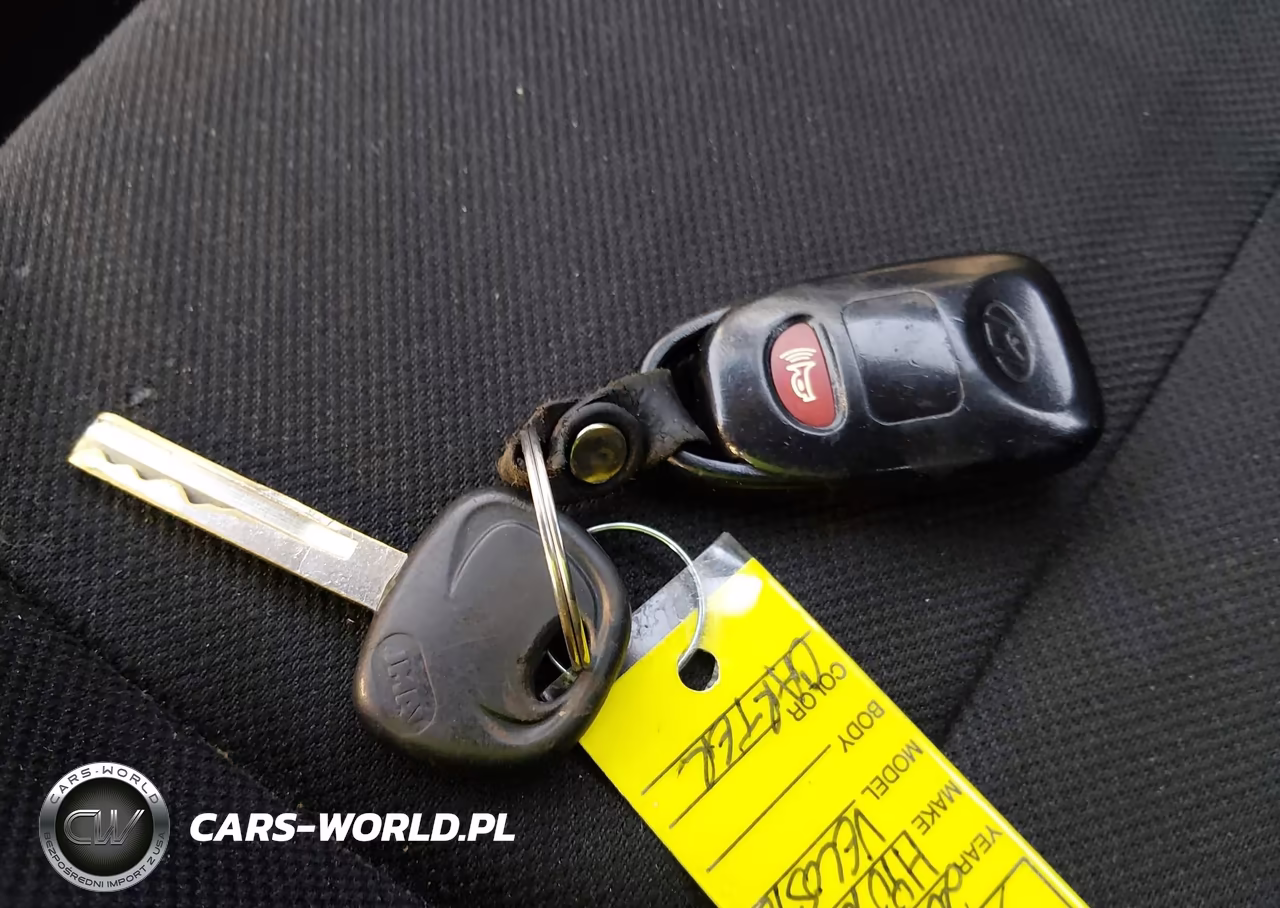 2014 Hyundai Veloster Base W-Black VIN:KMHTC6AD4EU211755 - 11
