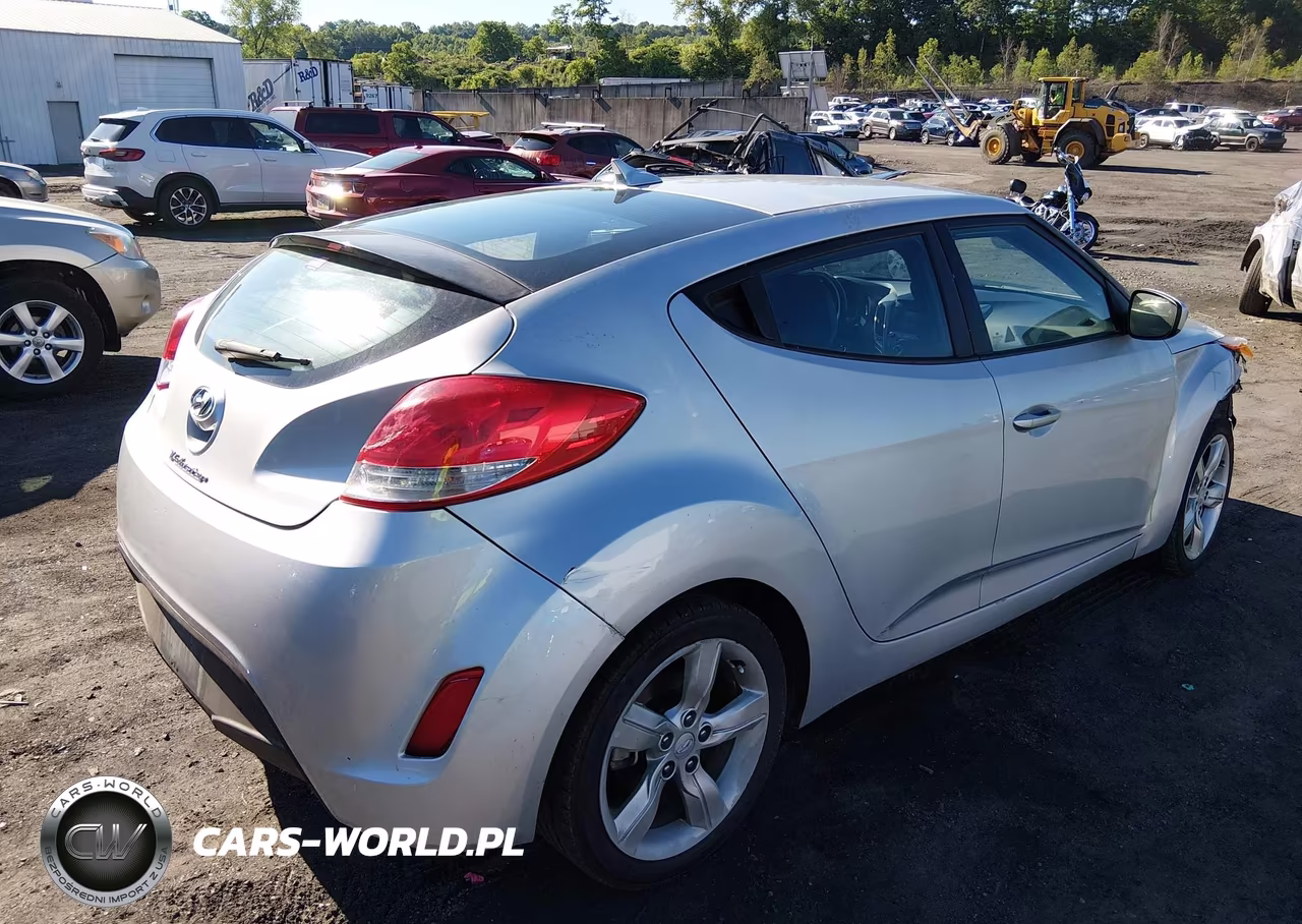 2014 Hyundai Veloster Base W-Black VIN:KMHTC6AD4EU211755 - 4