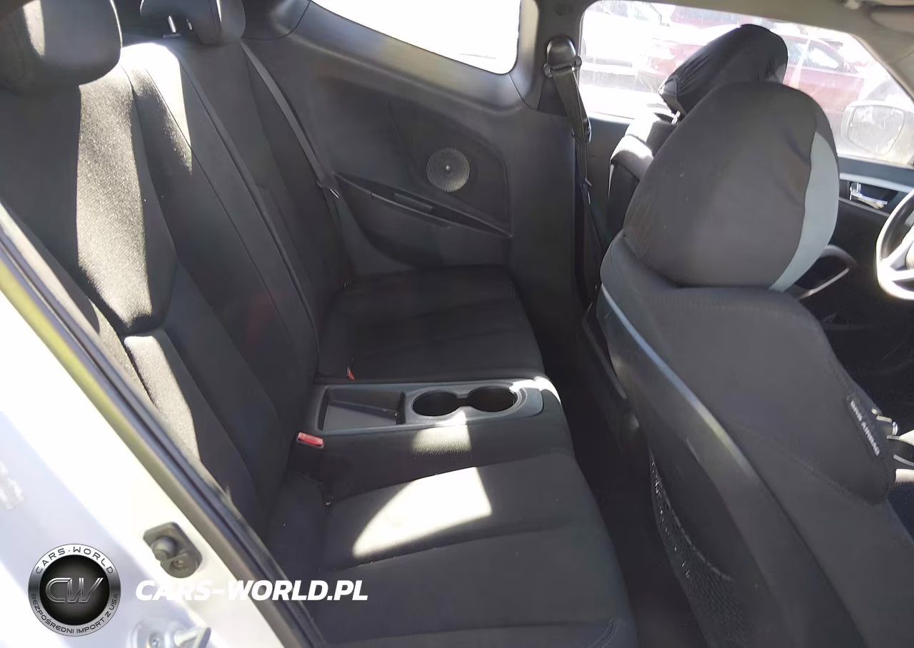 2014 Hyundai Veloster Base W-Black VIN:KMHTC6AD4EU211755 - 8