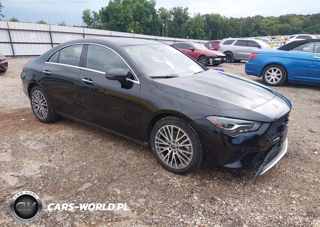 2025 Mercedes-Benz Cla 250 Coupe 4Matic – zdjęcie 1 z 17