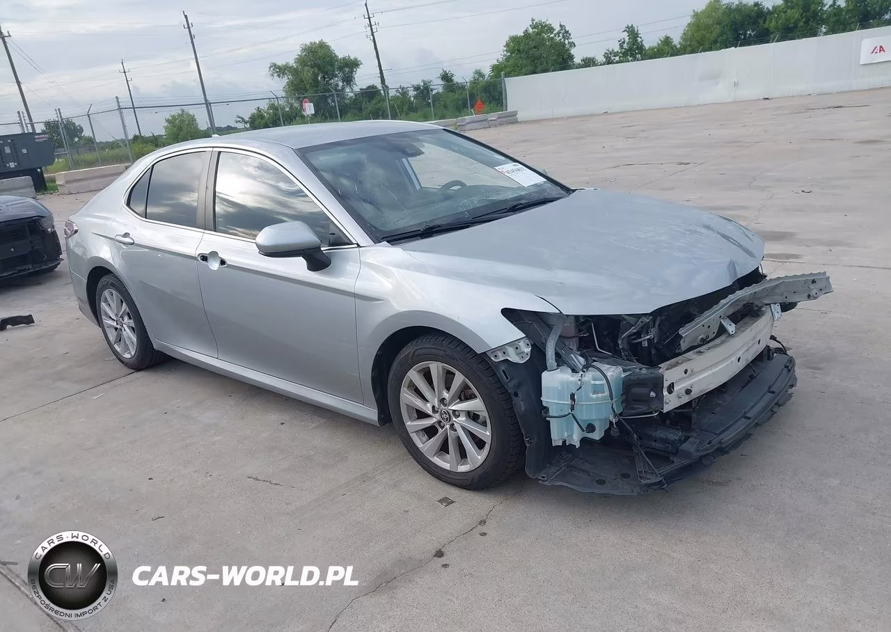 2021 Toyota Camry Le – zdjęcie 1 z 16