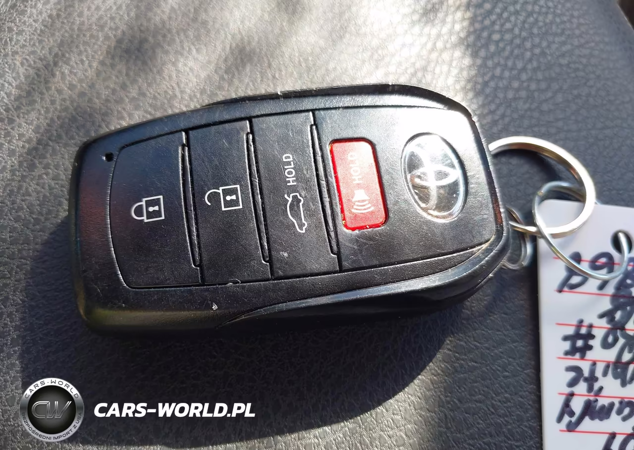 2025 Toyota Camry Le VIN:4T1DAACKXSU573514 - 11