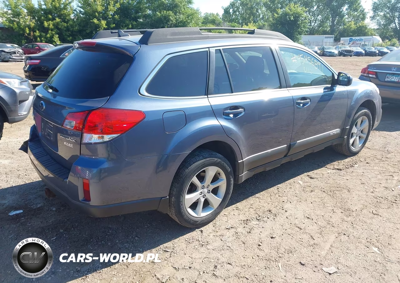 2014 Subaru Outback 2.5I Premium VIN:4S4BRBCC2E3324388 - 4