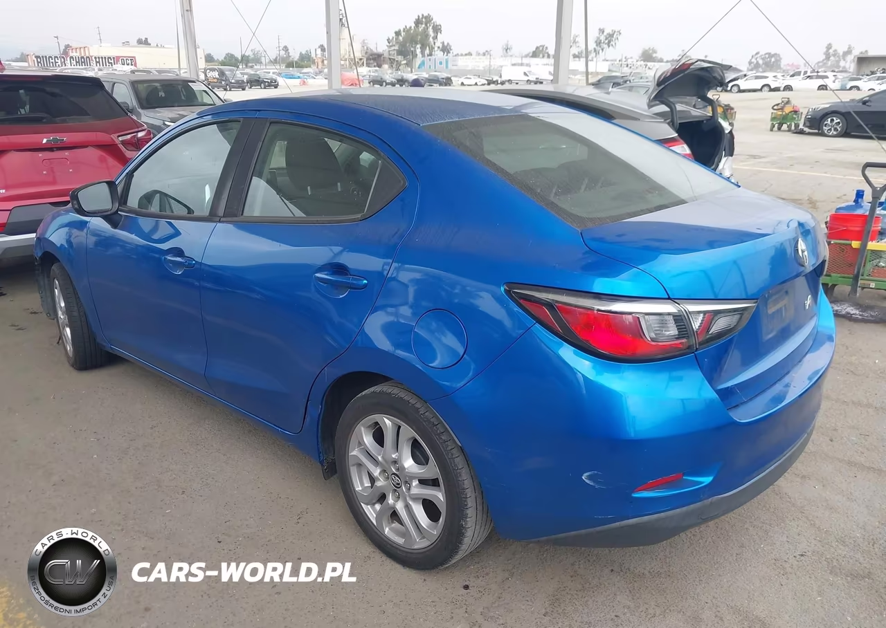 2018 Toyota Yaris Ia VIN:3MYDLBYV6JY312479 - 3