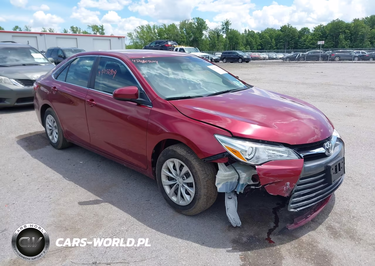 2015 Toyota Camry Le – zdjęcie 1 z 16
