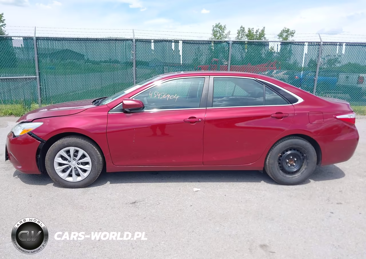 2015 Toyota Camry Le VIN:4T1BF1FK0FU934534 - 14