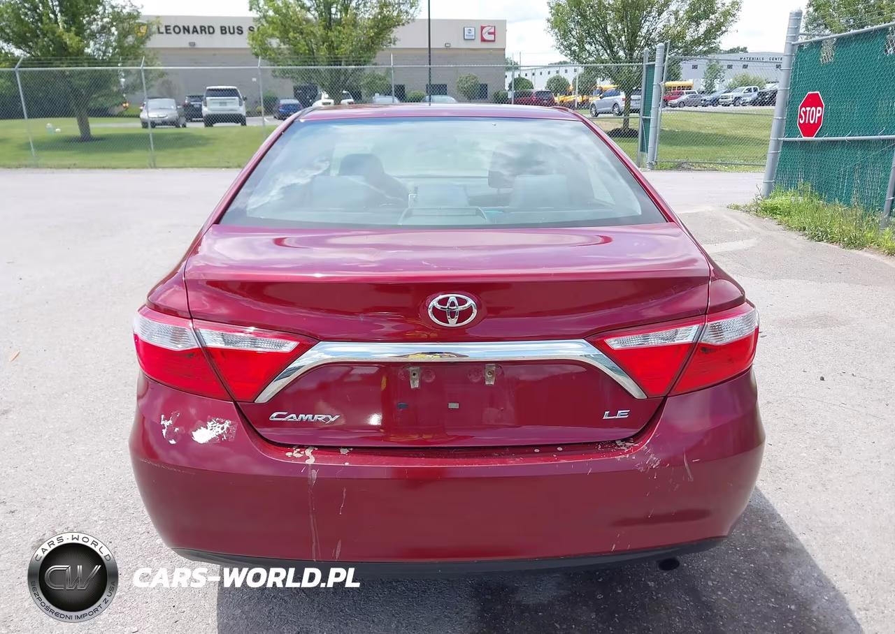 2015 Toyota Camry Le VIN:4T1BF1FK0FU934534 - 16