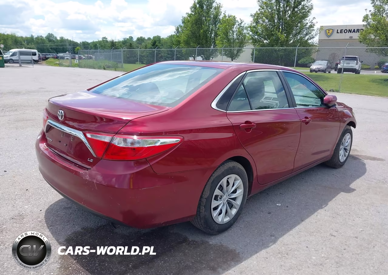 2015 Toyota Camry Le VIN:4T1BF1FK0FU934534 - 4
