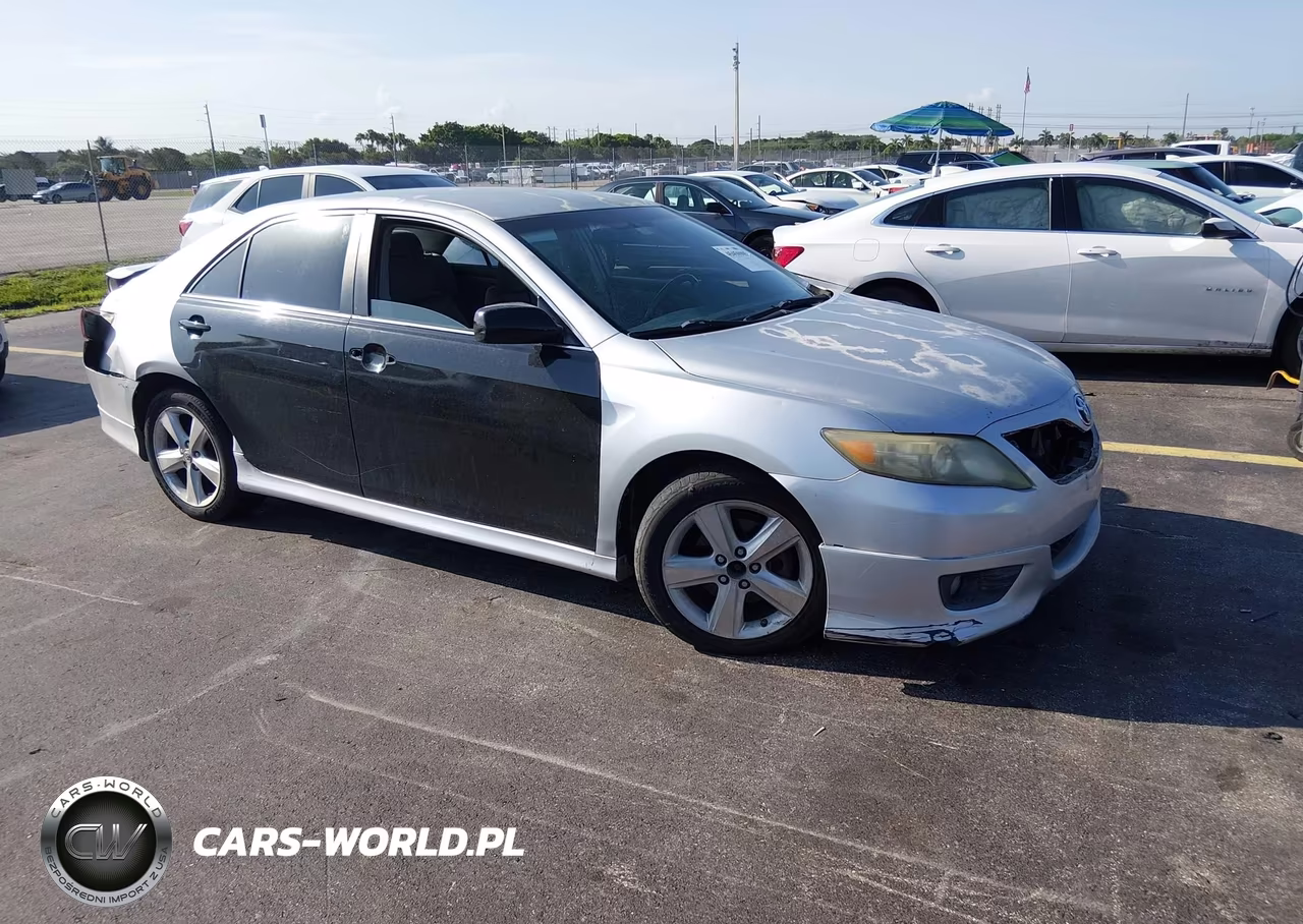 2011 Toyota Camry Se – zdjęcie 1 z 17