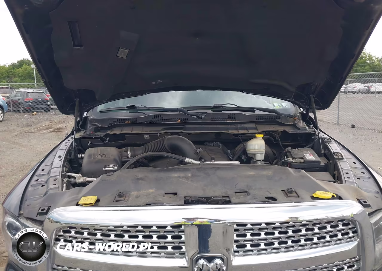 2014 Ram 1500 Laramie VIN:1C6RR7NT9ES187203 - 10