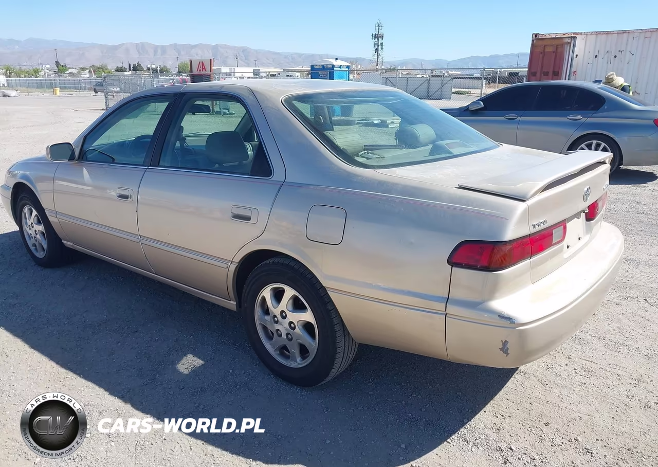 1998 Toyota Camry Xle V6 VIN:JT2BF28K7W0136684 - 3