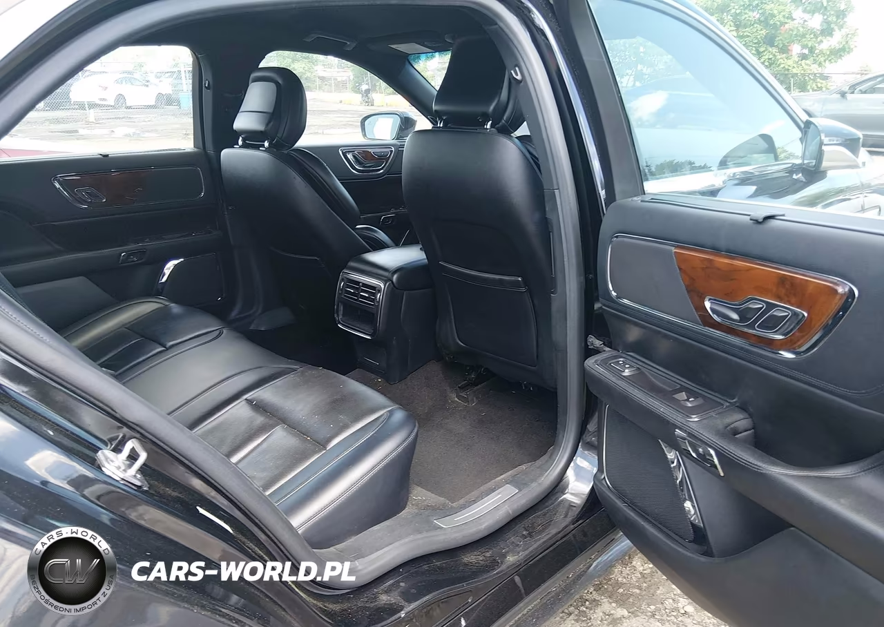 2019 Lincoln Continental Livery VIN:1LN6L9HK8K5602660 - 8