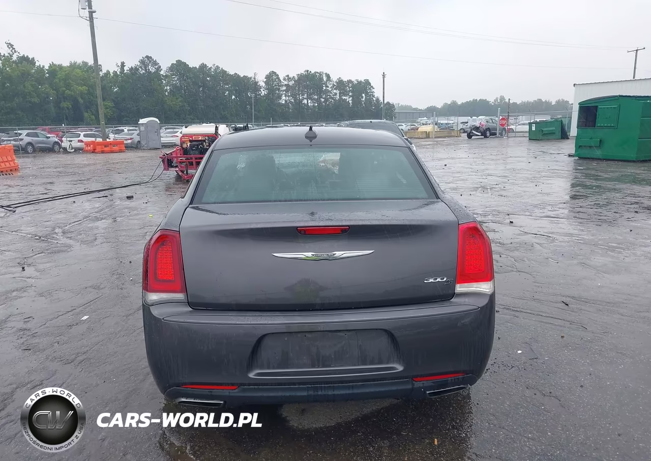 2017 Chrysler 300 300S VIN:2C3CCABG9HH596466 - 17