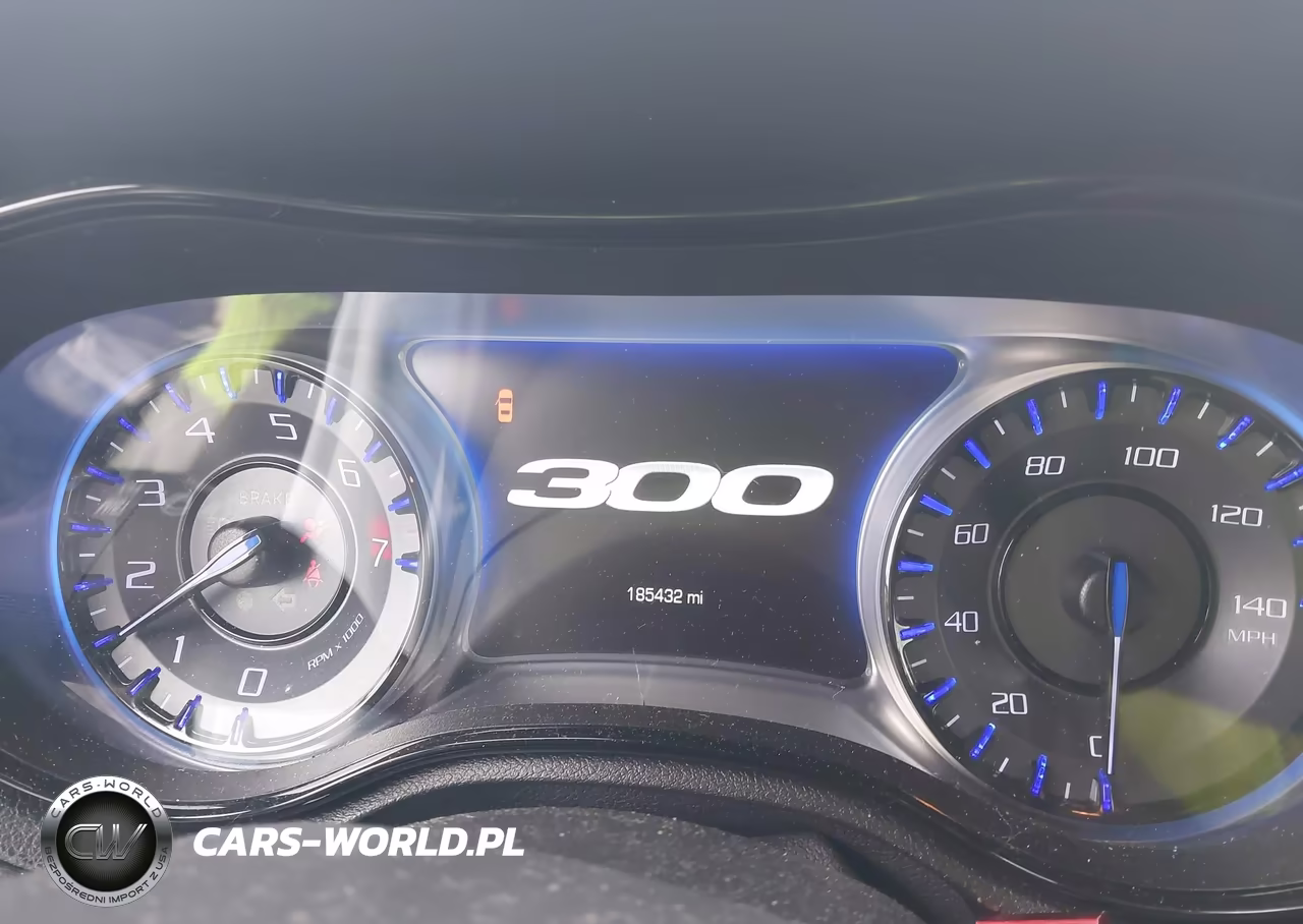 2017 Chrysler 300 300S VIN:2C3CCABG9HH596466 - 7
