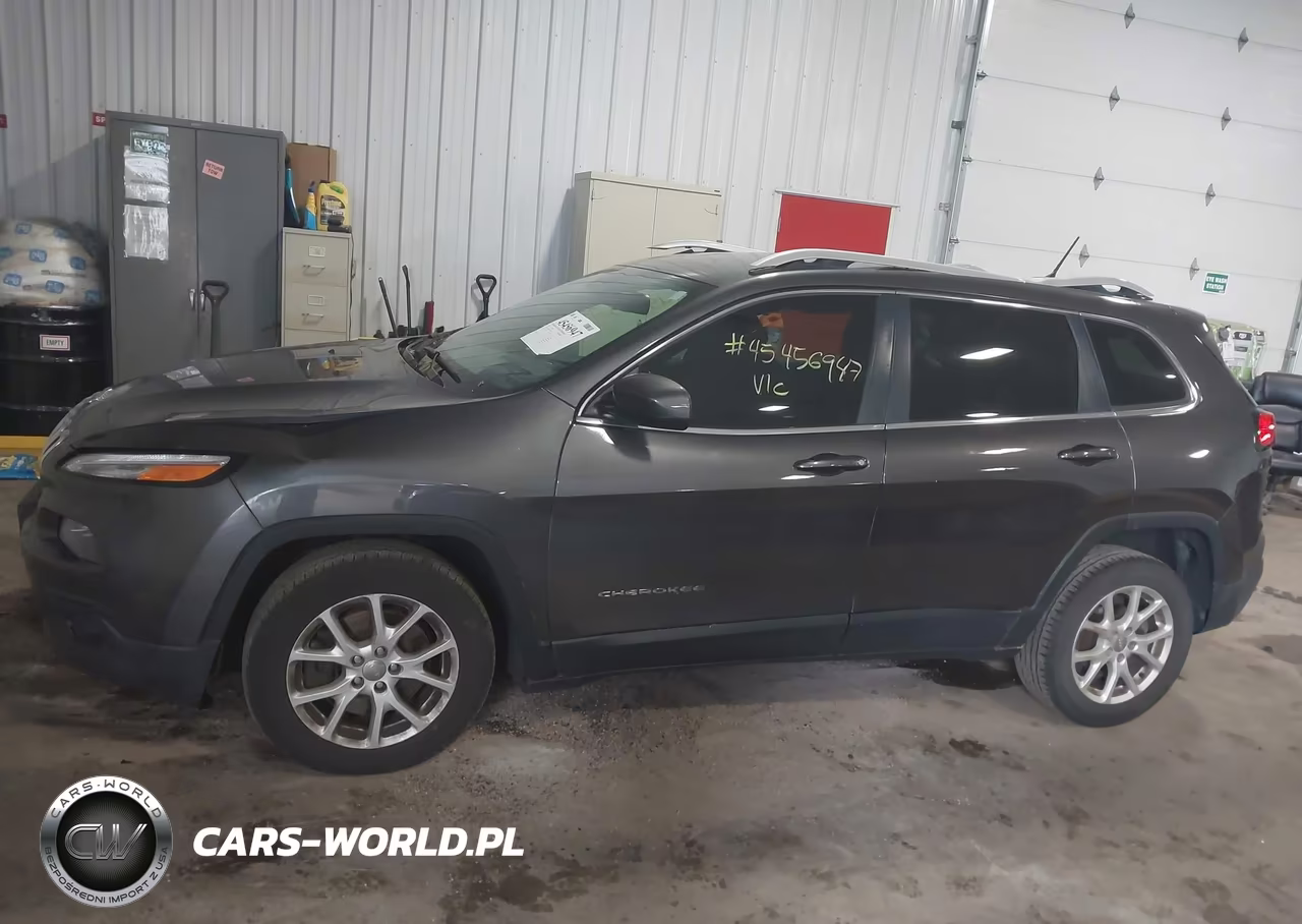 2017 Jeep Cherokee Latitude VIN:1C4PJLCB5HW642300 - 14