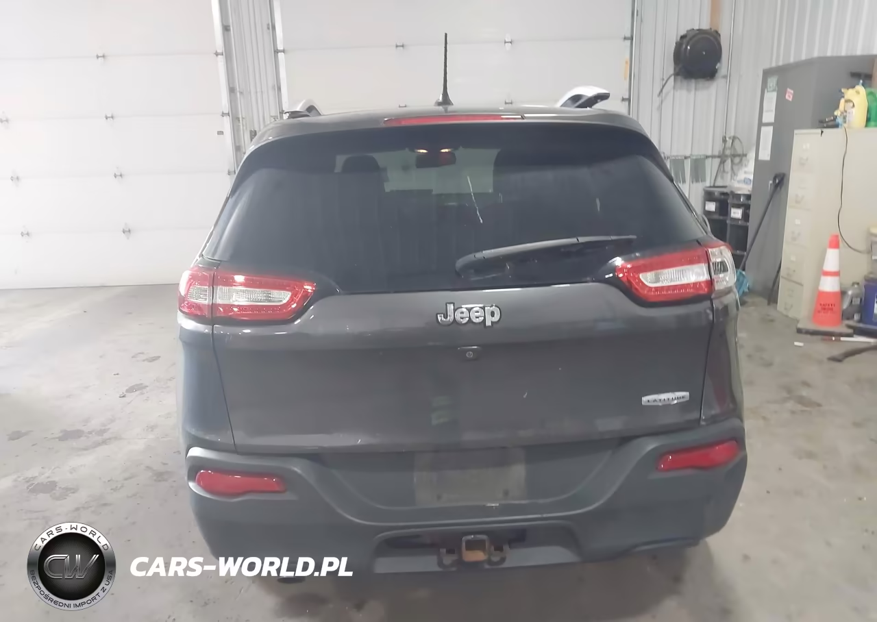 2017 Jeep Cherokee Latitude VIN:1C4PJLCB5HW642300 - 16