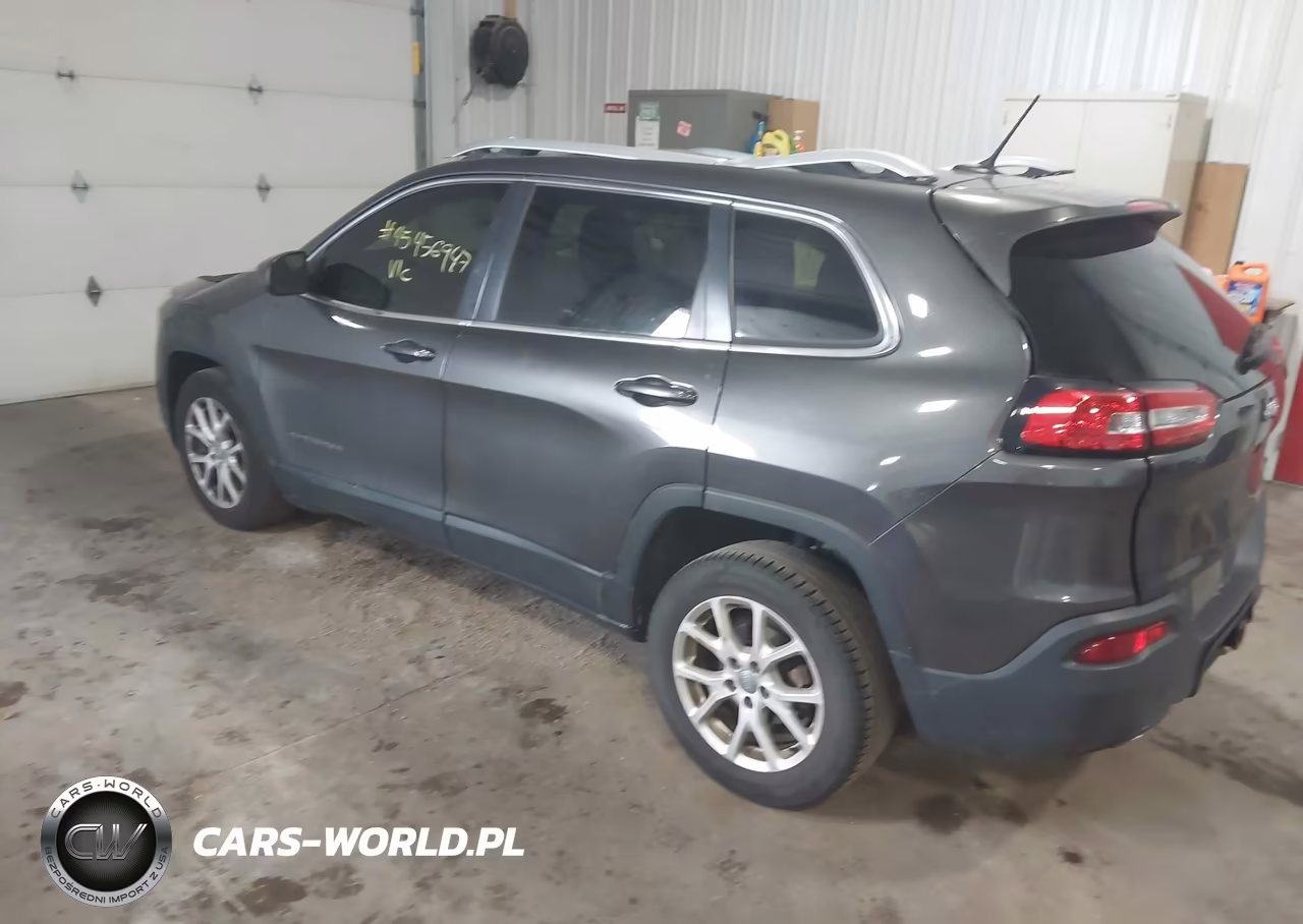 2017 Jeep Cherokee Latitude VIN:1C4PJLCB5HW642300 - 3
