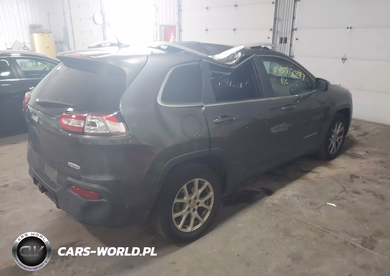 2017 Jeep Cherokee Latitude VIN:1C4PJLCB5HW642300 - 4