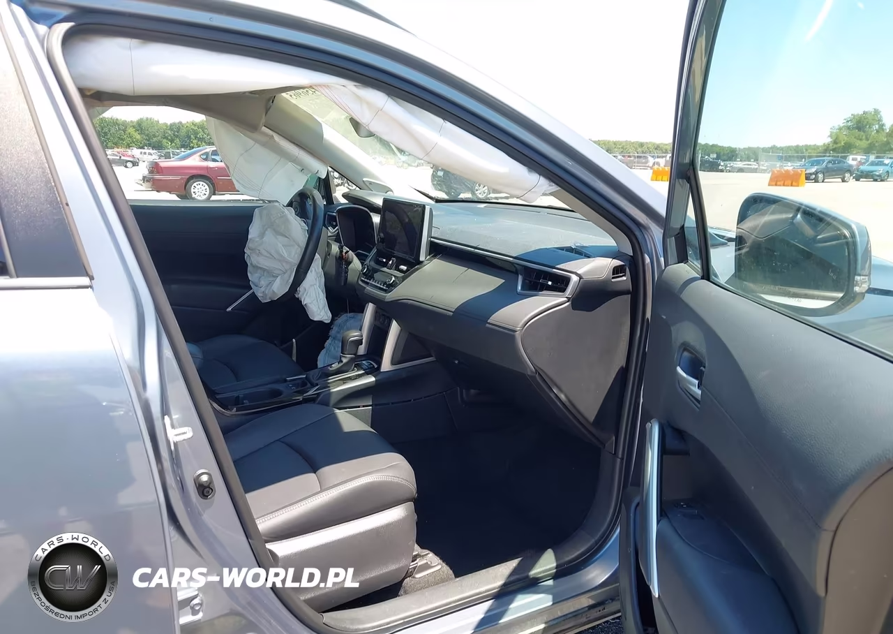 2023 Toyota Corolla Cross Xle VIN:7MUDAABG7PV052219 - 5