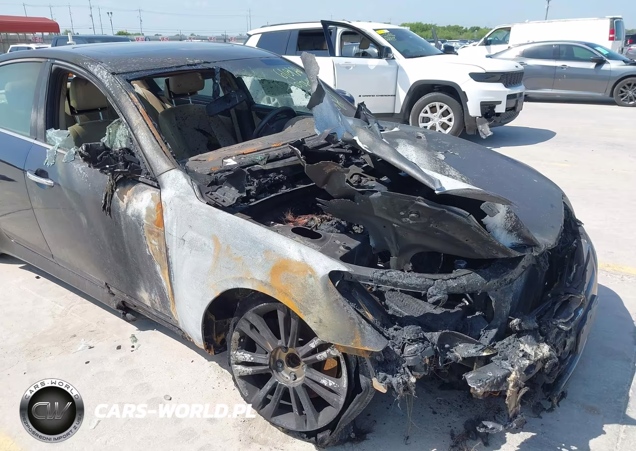 2013 Hyundai Genesis 3.8 VIN:KMHGC4DD1DU237407 - 6
