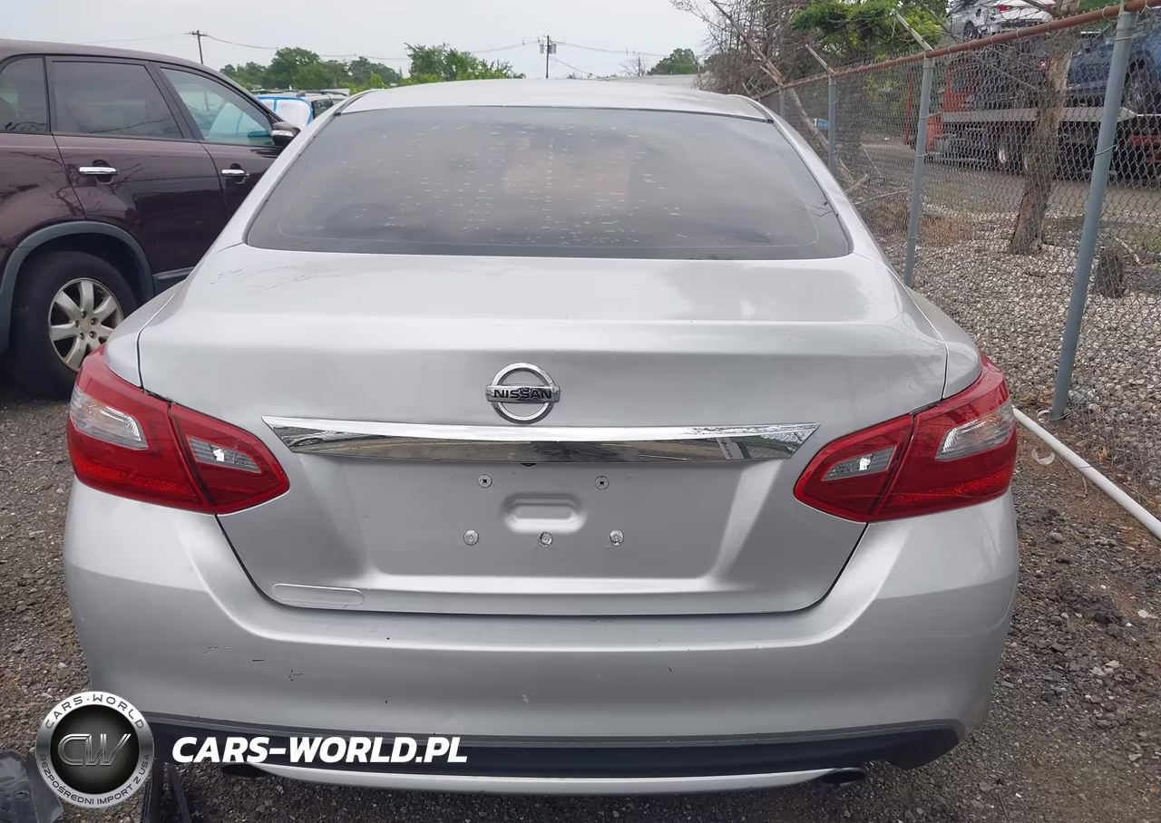 2018 Nissan Altima 2.5 S VIN:1N4AL3AP0JC268464 - 17