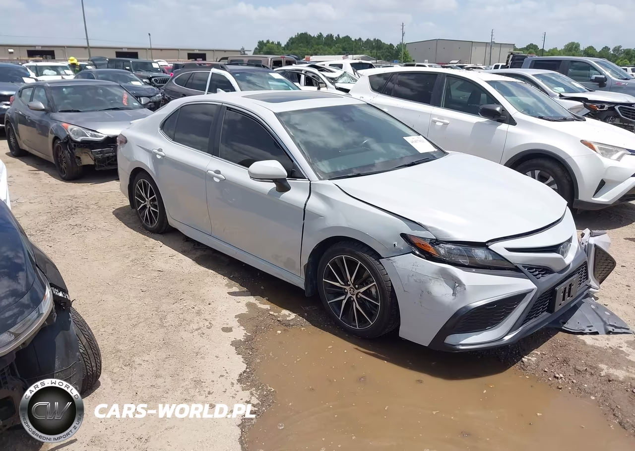 2024 Toyota Camry Hybrid Se