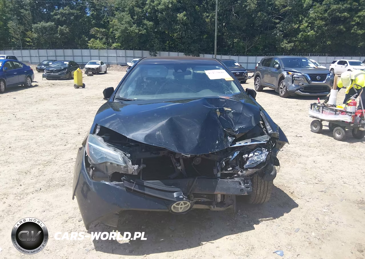 2018 Toyota Corolla Le VIN:2T1BURHE0JC985067 - 12