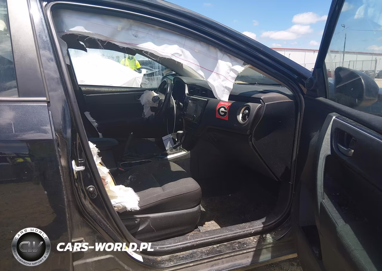 2018 Toyota Corolla Le VIN:2T1BURHE0JC985067 - 5