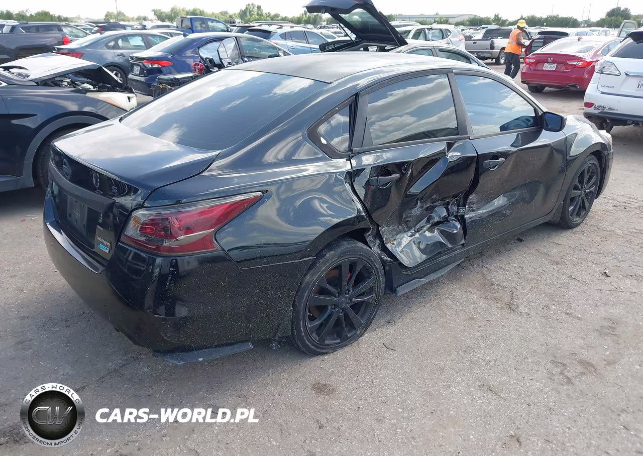 2014 Nissan Altima 2.5 S VIN:1N4AL3AP9EC152735 - 4