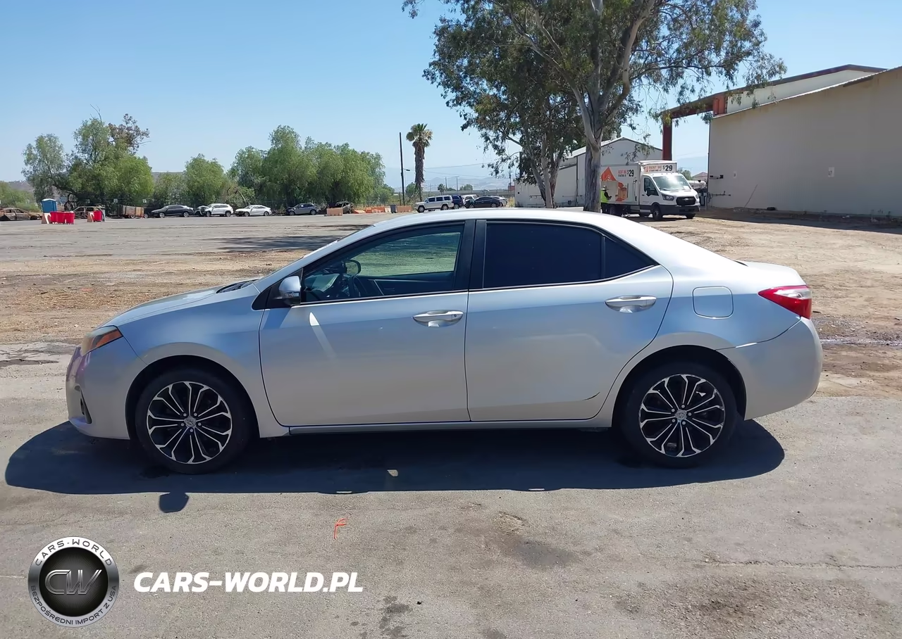 2015 Toyota Corolla S Plus VIN:5YFBURHE8FP343347 - 14