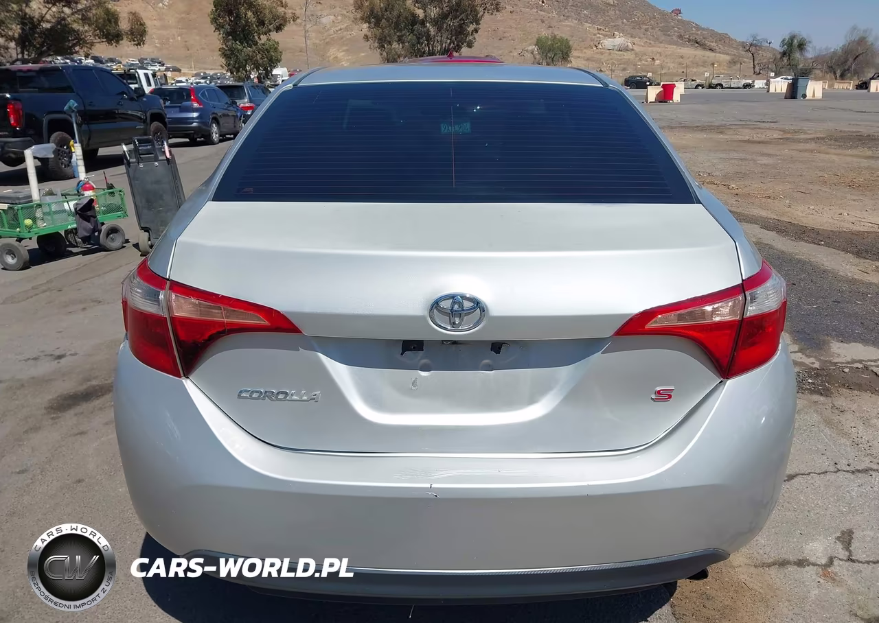 2015 Toyota Corolla S Plus VIN:5YFBURHE8FP343347 - 16