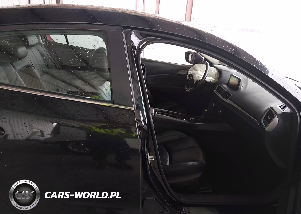 2018 Mazda Mazda3 Touring VIN:3MZBN1V33JM168049 - 5