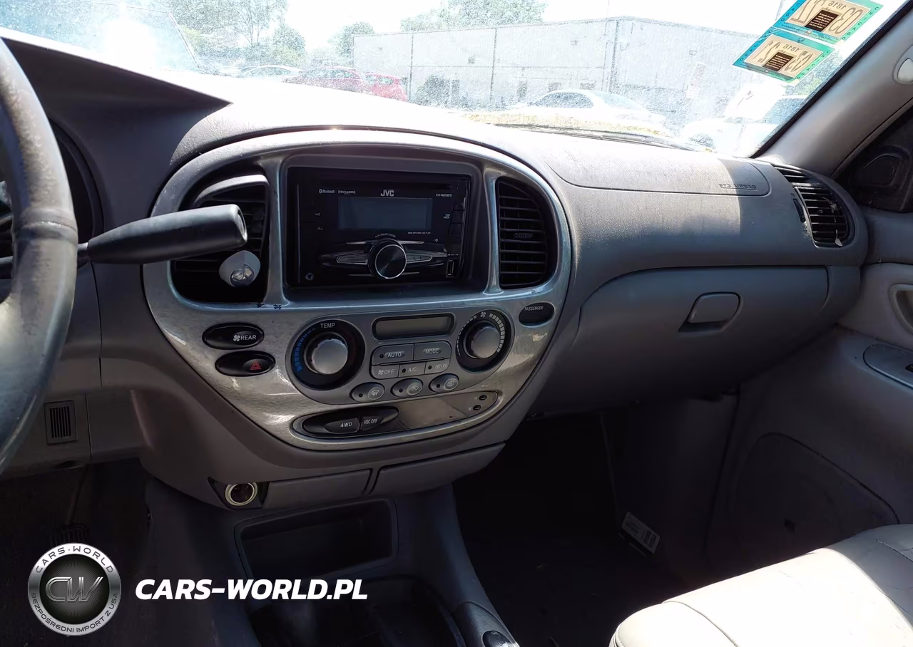 2002 Toyota Sequoia Limited V8 VIN:5TDBT48A92S076580 - 12